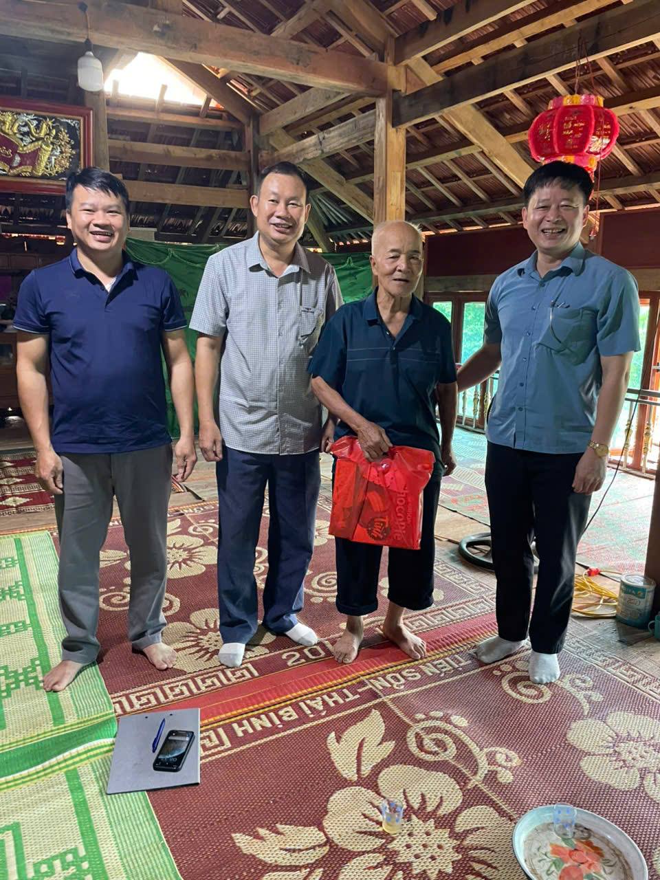 Anh-tin-bai